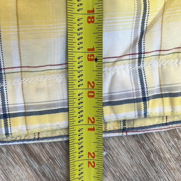 Men’s Abercrombie & Fitch Button Fly 4 Pocket Flat Front Yellow Plaid Shorts - Picture 11 of 11